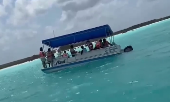 Se hunde embarcación con turistas a bordo en Bacalar Encambio Diario