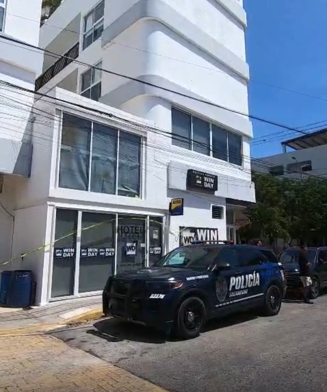 sujetos-intentan-robar-cajero-automatico-en-playa-del-carmen-2