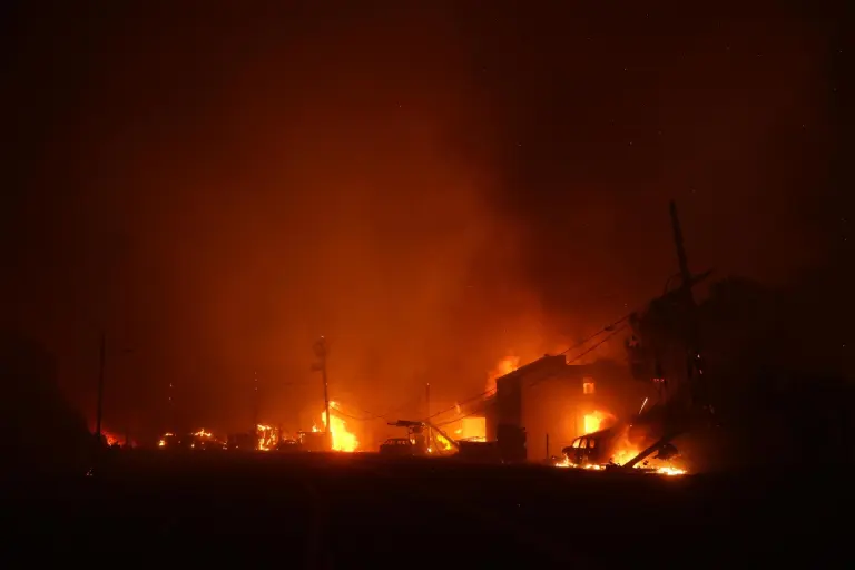 Incendios en Los Ángeles dejan dos muertos, cientos de heridos y miles de evacuados