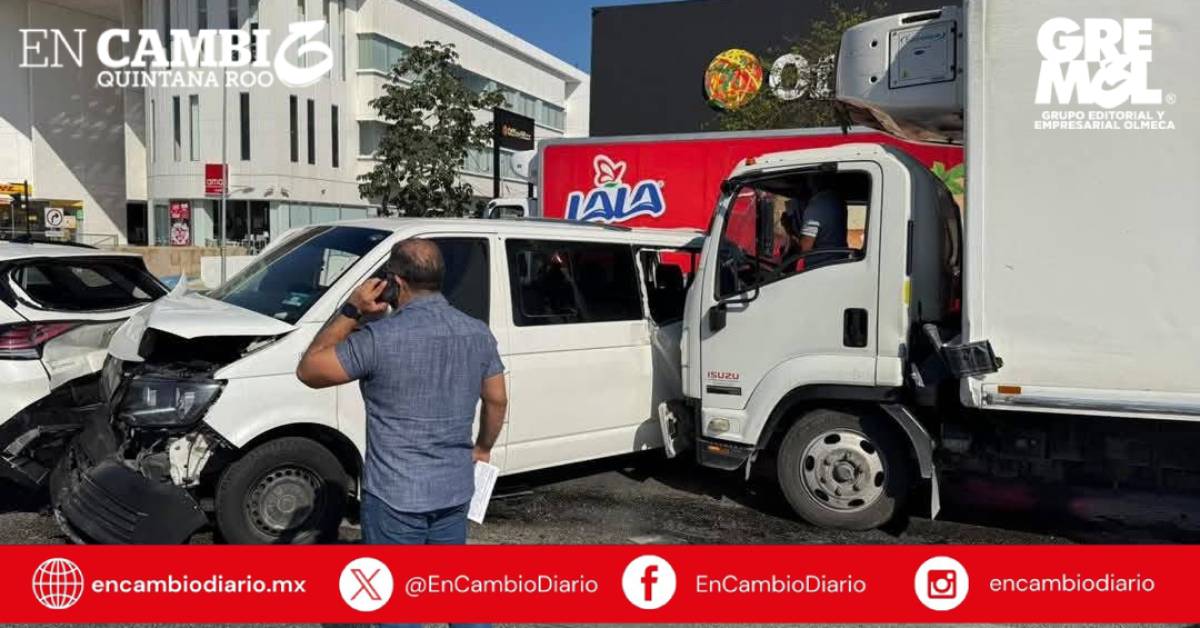 Accidente múltiple causa caos vial en carretera Playa del Carmen-Tulum