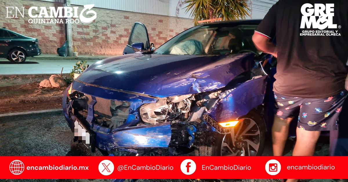 Choque entre dos vehículos deja dos lesionados en Cancún