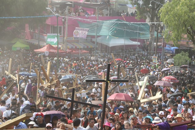 Más de más 1 millón 3400 mil personas asistieron a la tradicional viacrucis en Iztapalapa