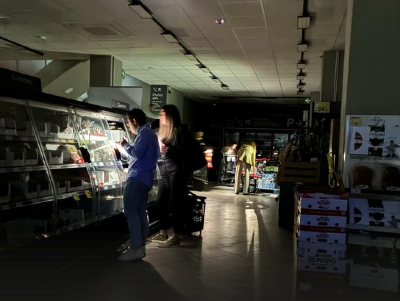 Apagón en la Península Ibérica provoca caos en aeropuertos, tráfico y servicios básicos