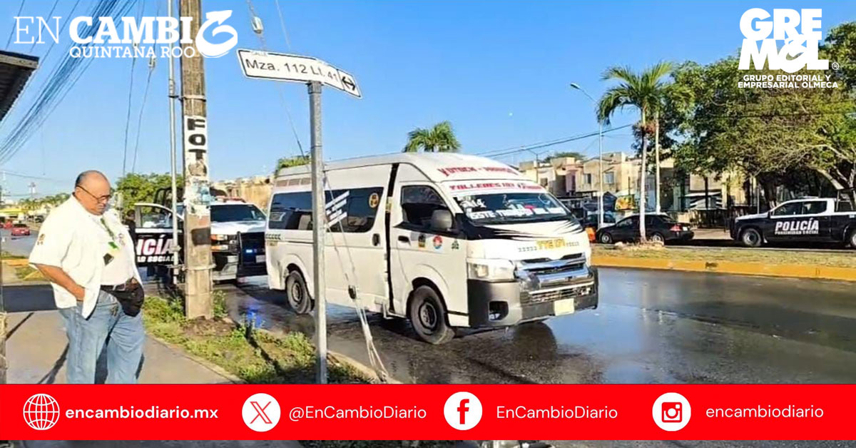 Hombre fallece a bordo de una combi en Cancún; habría sufrido un infarto