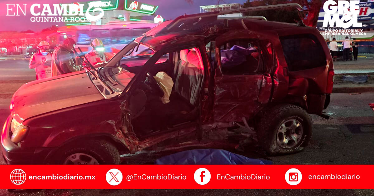 Mueren dos personas en accidente vial sobre la avenida Kabah en Cancún
