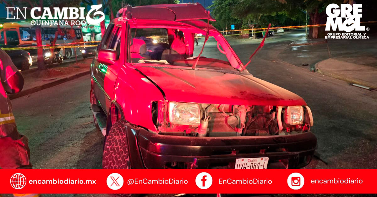 Mueren dos personas en accidente vial sobre la avenida Kabah en Cancún