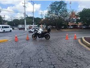La protesta inició frente al Ayuntamiento de Benito Juárez