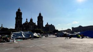 CNTE calificó de "insuficientes y demagógicas" las medidas del gobierno.