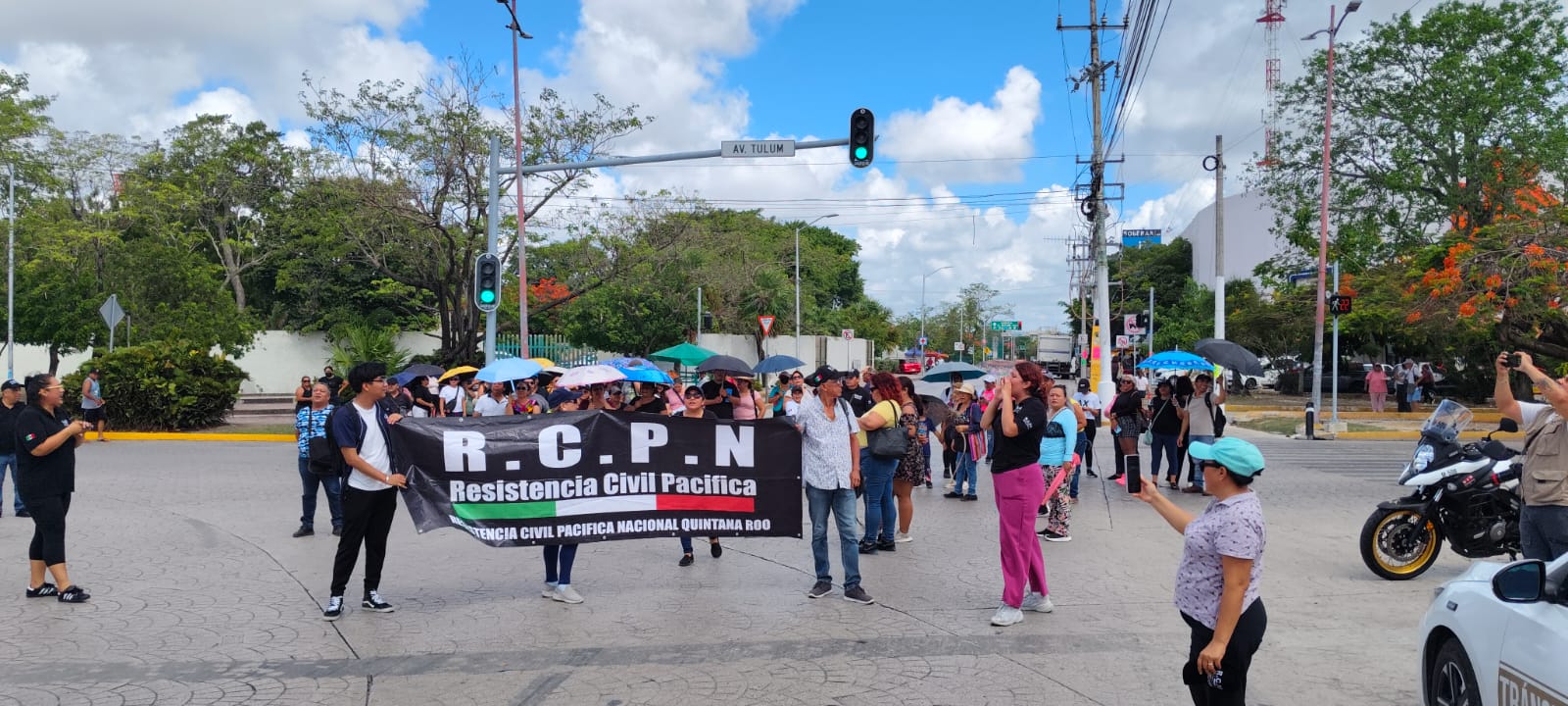 Bloqueo de glorieta en Cancún: ¡Indignación por el predial!