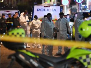 Un hombre disparó por la espalda al legislador mientras saludaba a los asistentes