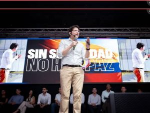 El gobierno colombiano condenó el atentado y lo calificó como un ataque a la democracia