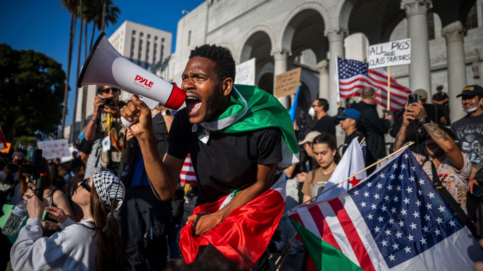 Continúa la llegada de Manifestantes a Los Angeles: Tensión en las Calles