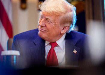 Trump es diagnosticado con insuficiencia venosa crónica: vocera aclara estado de salud.