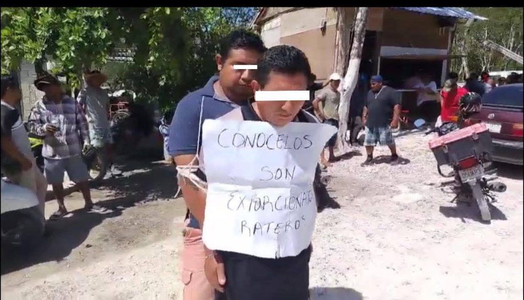 vecinos amarran a falsos cobradores de luz en Quintana Roo