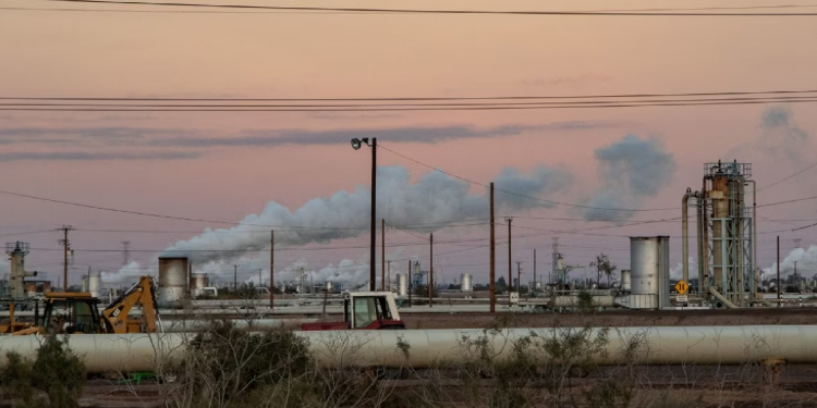 SENER y CFE pondrán en marcha 5 centrales eléctricas para terminar con los apagones.