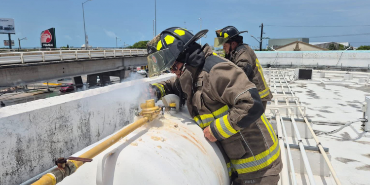 Evacúan hotel por fuga de gas en Cancún: 96 huéspedes desalojados