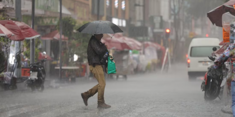Alerta Naranja en 6 alcaldías de CDMX debido a intensas lluvias y granizo
