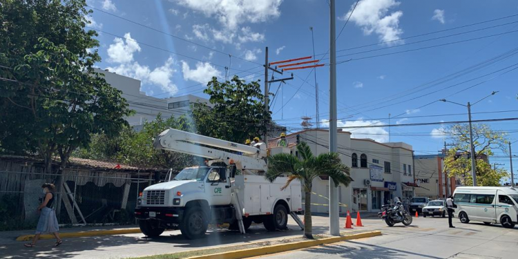 Quejas contra la CFE en Playa del Carmen