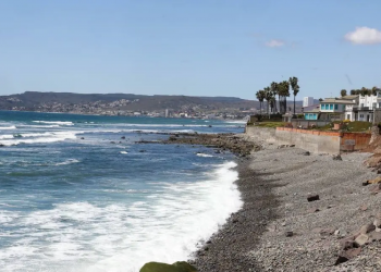 Emite México alerta de tsunami en costas del Pacífico.