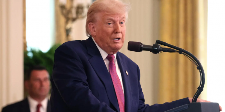 Autoridades de México están petrificadas ante cárteles: Trump lanza advertencia