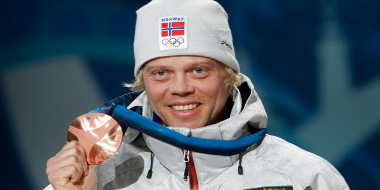 Ex esquiador olímpico muere tras impacto de rayo: tragedia en vacaciones familiares