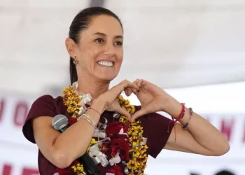 Imbatible la aprobación de Sheinbaum: alcanza 80 % en encuesta Enkoll