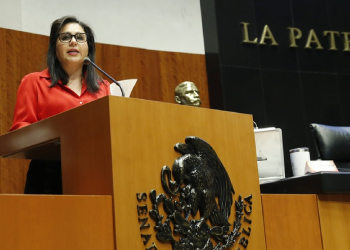 Vuelos clave de Cancún en riesgo por política aérea de la 4T: advierte Mayuli