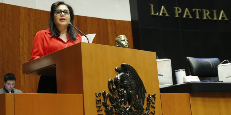 Vuelos clave de Cancún en riesgo por política aérea de la 4T: advierte Mayuli