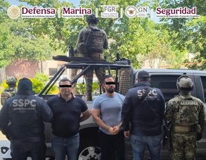 Imágenes de 'El Pinto' esposado y escoltado por elementos federales.