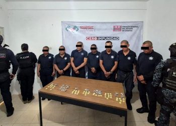 Policías de Chiapas detenidos con droga