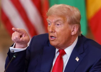 Juez frena orden de Trump que contraviene la Enmienda 14 sobre ciudadanía