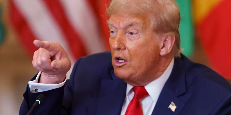 Juez frena orden de Trump que contraviene la Enmienda 14 sobre ciudadanía