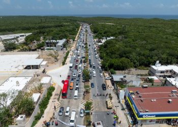 Caos en Tulum por bloqueo carretero: liberan vía tras más de 10 horas de cierre