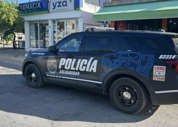 Hombre armado con cuchillo asalta farmacia en Villas del Sol y huye sin ser detenido