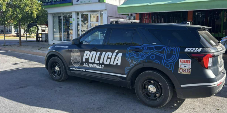 Hombre armado con cuchillo asalta farmacia en Villas del Sol y huye sin ser detenido