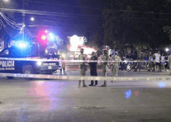 Joven ejecutado en Cancún; atacado a tiros en la calle