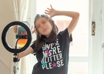 Regular a niños y niñas influencer propone el Partido Verde