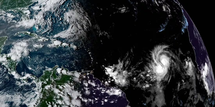 Amenaza al Caribe el huracán Erin y este fin de semana podría convertirse en "huracán mayor"