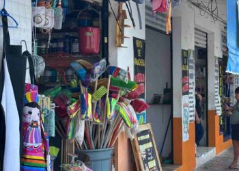 Operativo contra comercios irregulares en Cancún se intensifica 2025