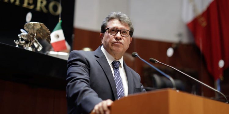 Urge, reforma fiscal: Monreal pide ajustes ante presión creciente en el gasto