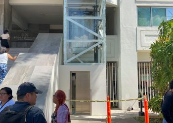 Se desploma elevador en el Poder Judicial de Playa del Carmen