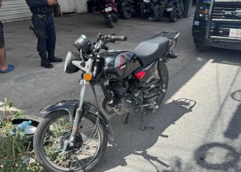 Detienen a joven tras persecución en la Región 221; aseguraron motocicleta presuntamente robada