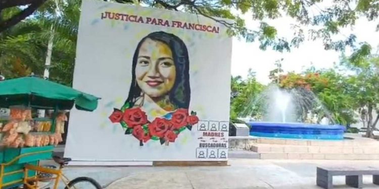 Reaparece manta con imagen de Francisca Mariner frente al Palacio Municipal de Benito Juárez