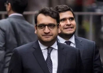 Fake News sobre Andy y Bobby: López Beltrán Desmiente Rumores de Amparos