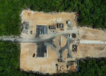 Puerta al Mar arrastra deuda millonaria y reanuda obras en Felipe Carrillo Puerto