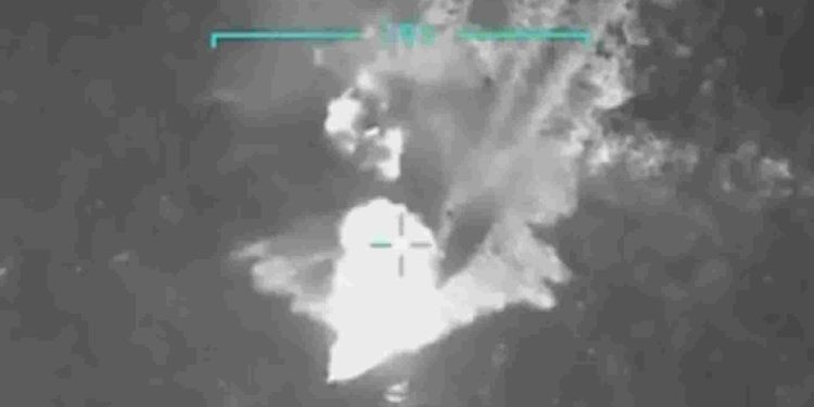 Embarcación procedente de Venezuela es atacada por Estados Unidos; Confirma Trump que transportaba droga.