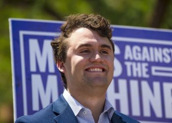 ¡Justicia para Charlie Kirk! FBI Ofrece Recompensa por Asesino