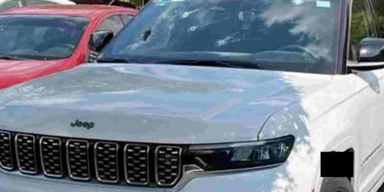 Atacan camioneta de la hija de Rocha Moya en Sinaloa; intentaban despojar del vehículo a su escolta