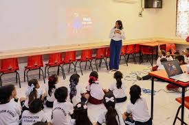 Maestra denuncia acoso en Cancún