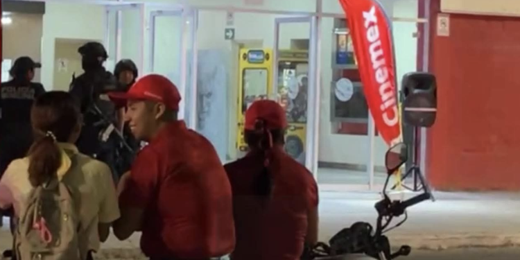 Conato de incendio en Cinemex obliga a evacuar sala de cine en la capital del estado